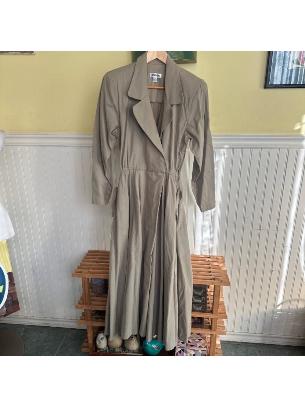 Vintage Dépêche Tan Long-Sleeve Maxi Dress With Collared Neck & Elastic Waist